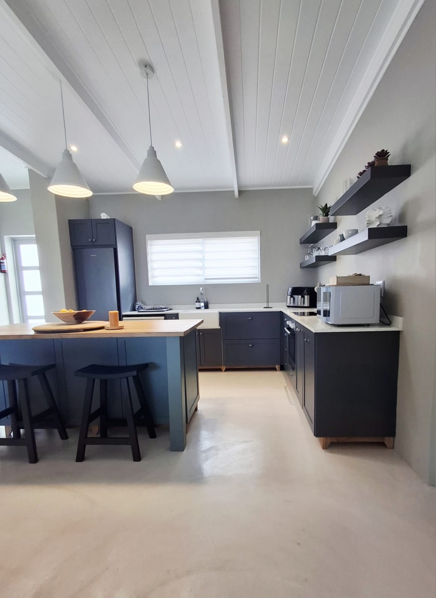 4 Bedroom Property for Sale in Struisbaai Western Cape